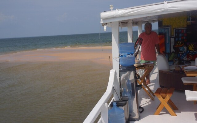 Gorgeous Converted Fishing Vessel in Alter do Chao