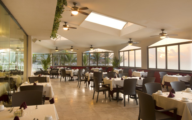 Golden Parnassus Resort & Spa - All Inclusive (Adults Only)