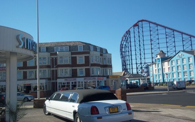 Sinatras Hotel