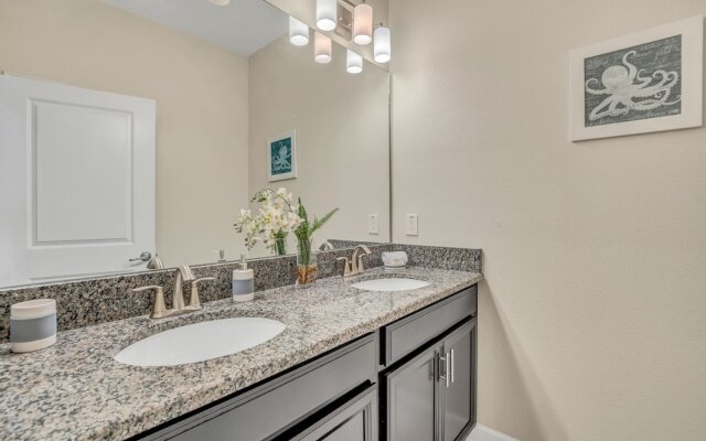 Pool Townhome 5mi to Disney Free Waterpark!