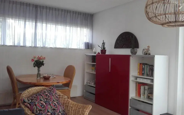 Nice Bungalow With a Sunny Garden