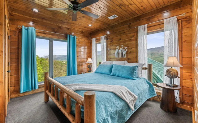Breathtaking Views 10 Bedroom Cabin by Heavenly Views Resort