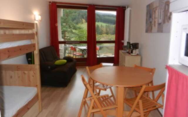 Studio in Villard-de-lans, With Wonderful Mountain View, Balcony and W
