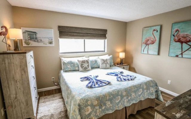 Estero Yacht & Racquet 310