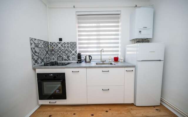 Sunny 1bdr Apartment Near City Center