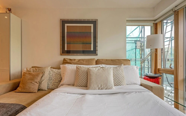 Bright 1 Bedroom Apartment Near London Bridge With Balcony