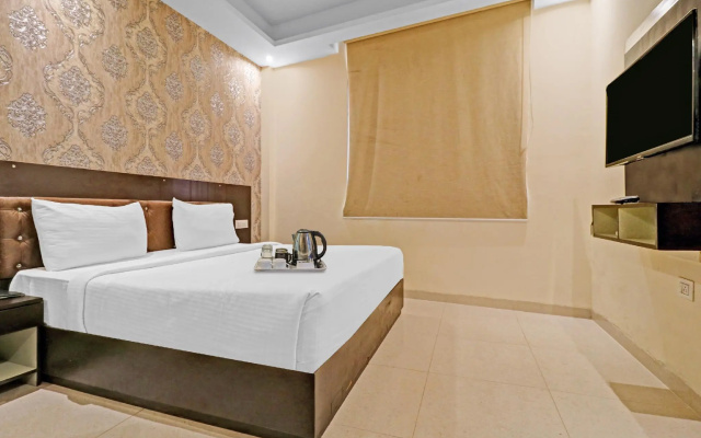 OYO Townhouse 516 Hotel N Suites