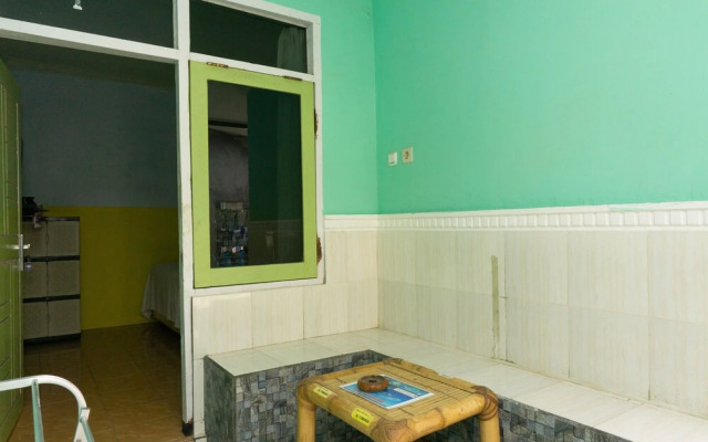 RedDoorz Near Gili Trawangan Port