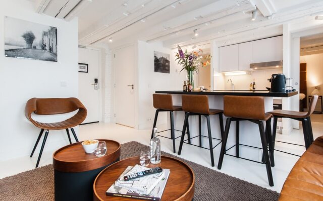 YAYS Amsterdam Salthouse Canal by Numa