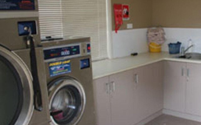 Cosmos Country motor inn