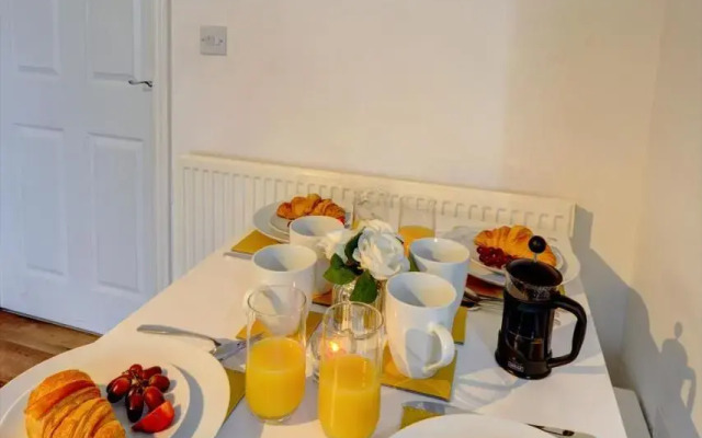 2-Bedroom Apartment, En-suite, Ground Floor by MBIZ