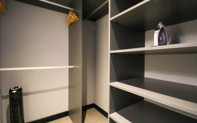 w Fabulous 2BR w Impressive Deco in San Isidro