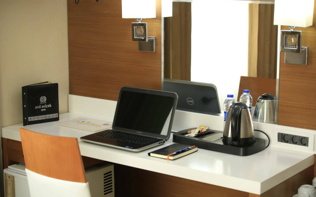 Selcuk Hotel Sems-i Tebrizi