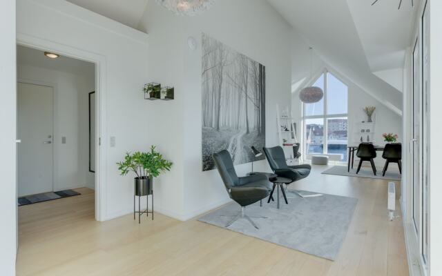 Harbour Penthouse