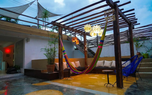Teetotum Hotel Restaurant Lounge
