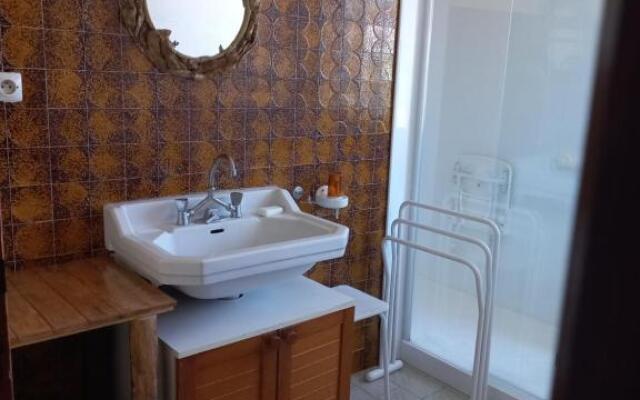 CHAMBRE dans Villa