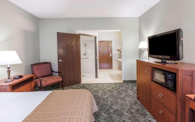 Baymont by Wyndham Grand Rapids N/Walker