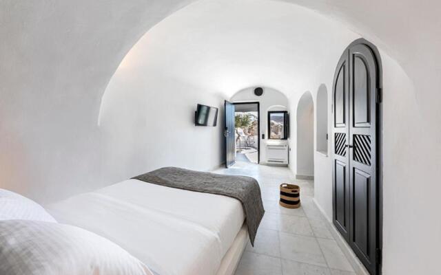 Pearl of Caldera Oia Boutique Hotel