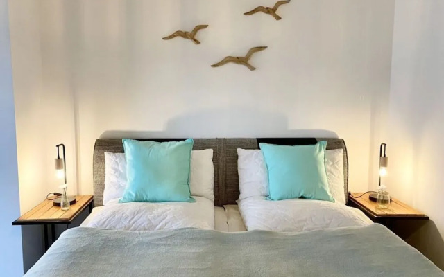 Holiday Apartment Beach54\"damp