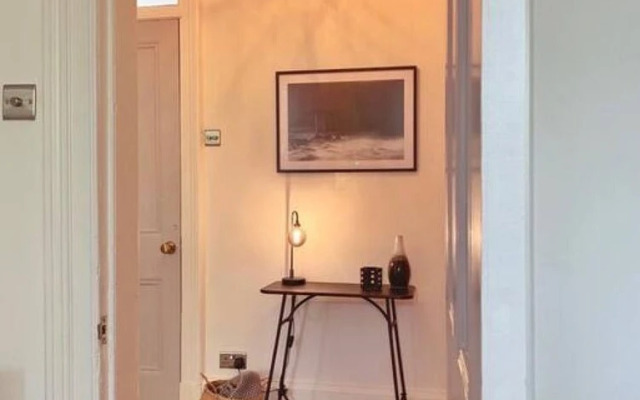 Oakshaw Apartment - Elegant Rustic Apartment in City Centre