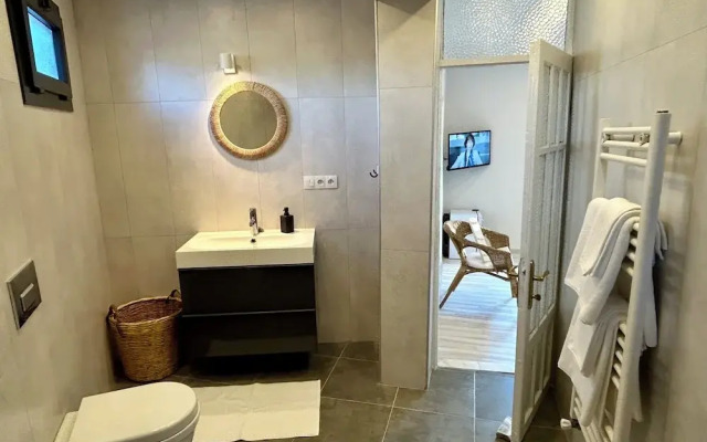 Attalos Suites Hotel