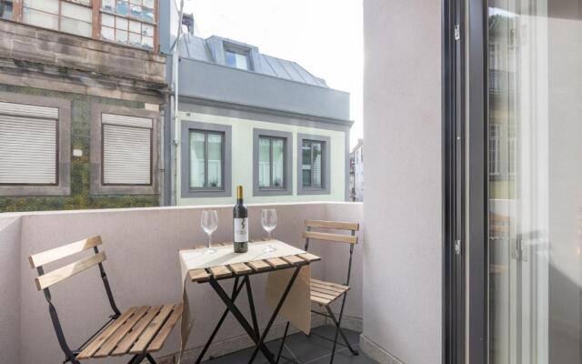 Sweet Flat 4Two in City Center w/ Balcony