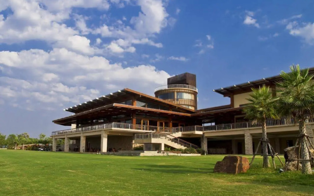 Mountain Creek Golf Resort & Residences