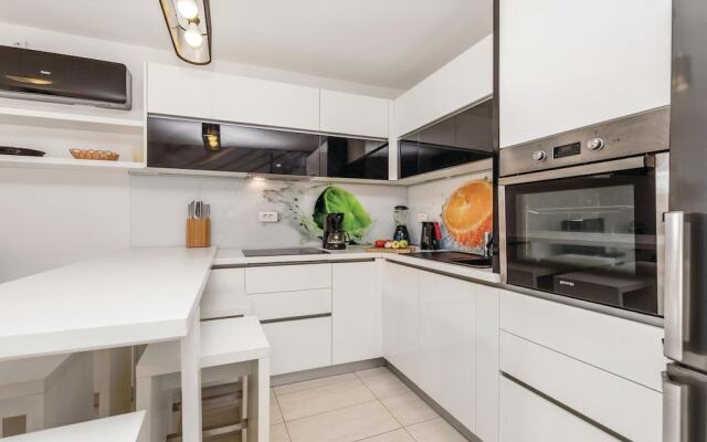 Awesome Home in Barbat with Hot Tub, WiFi, 4 Bedrooms