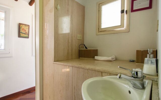 Amazing Apartment With Terrace in Piazza del Fico, Close Piazza Navona