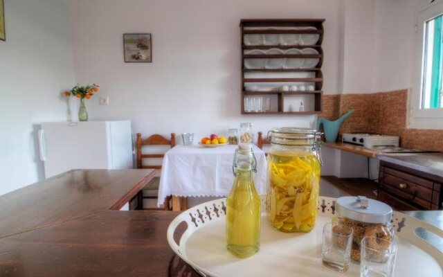 Elia & Tina Apartments