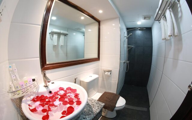 Tristar Hotel