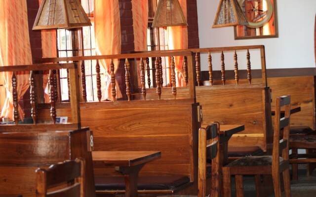 Meserani Oasis Lodge & Campsite