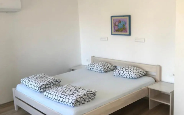Novalja Inn 2