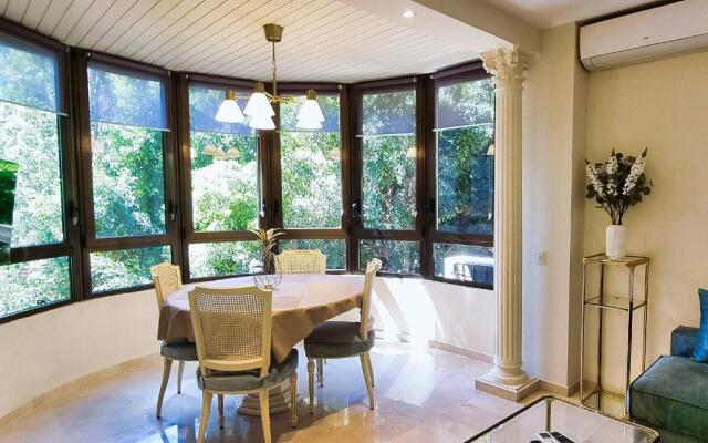 Spacious Renovated 1-Bedroom Apartment in Marbella Center with Parking