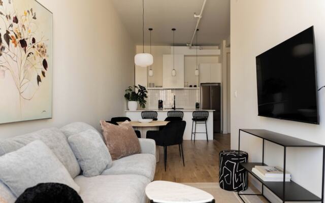 Maison Place Jacques-Cartier by Luxury In Transit