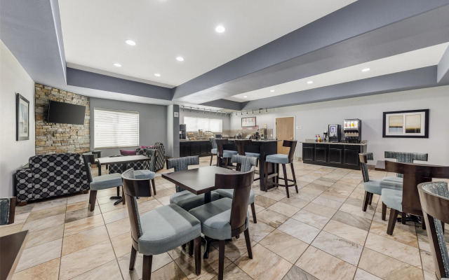 Best Western Plus Sand Bass Inn & Suites