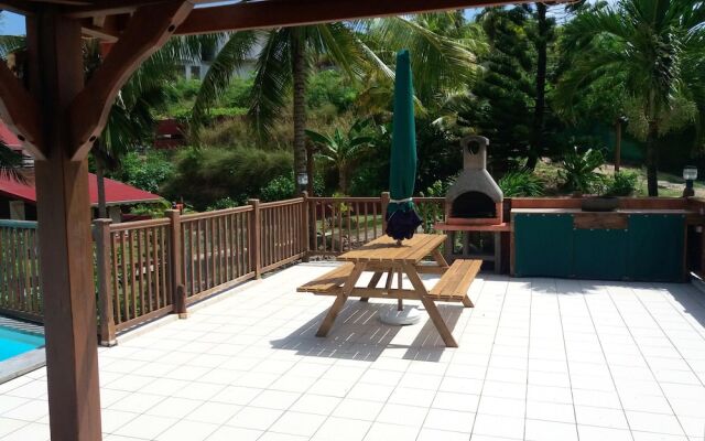 Bungalow With one Bedroom in Le Moule, With Wonderful sea View, Pool A