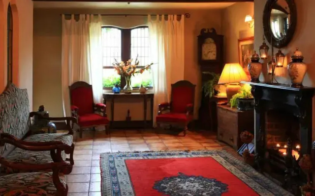 Danny Minnies Country House
