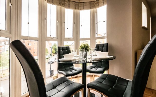Royale Blenheim Apartment