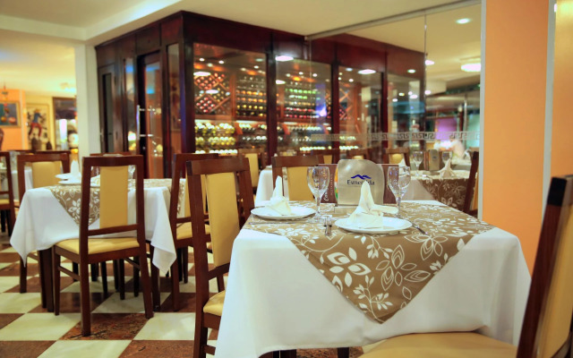 Esmeralda Praia Hotel