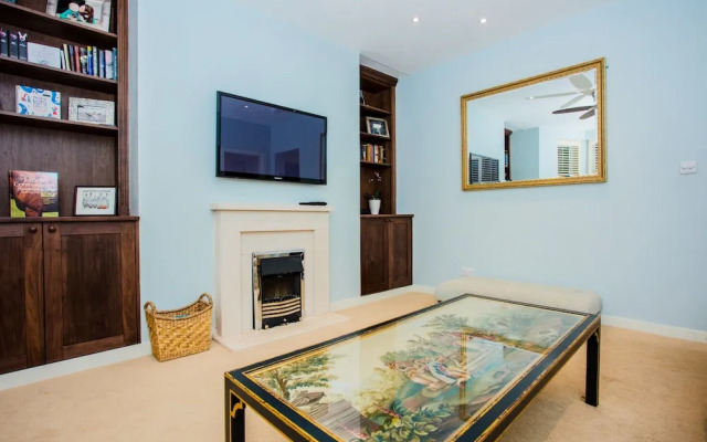 2 Bedroom Flat Sleeps 4 In Chelsea