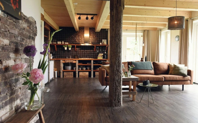 Appealing Farmhouse by the Beach