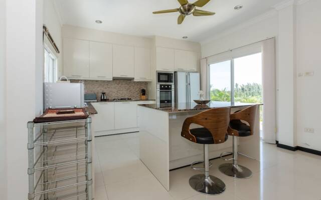 3 Bedroom Pool Villa With Amazing Views TH2