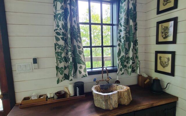 The Treetop Hideaways at Ruby Falls