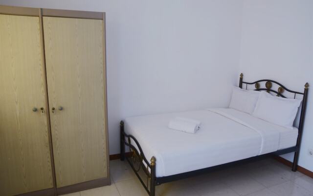 Strategic Studio Maple Park Apartment Near Kemayoran and Sunter