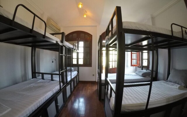 Bubba Bed Hostel by OYO Rooms