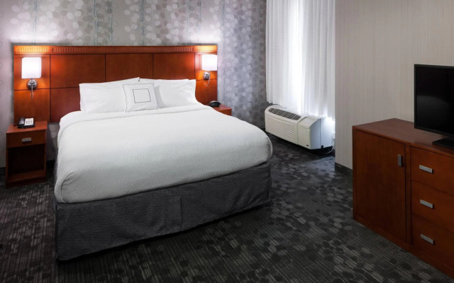 Courtyard by Marriott Santa Clarita Valencia