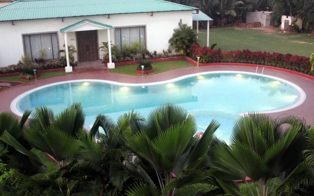 OYO 3010 Chanakya BNR Hotel