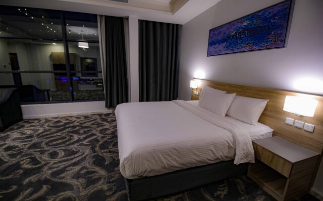 Laten Suites Al Salim Plaza