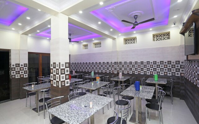 OYO 25018 Saanvi